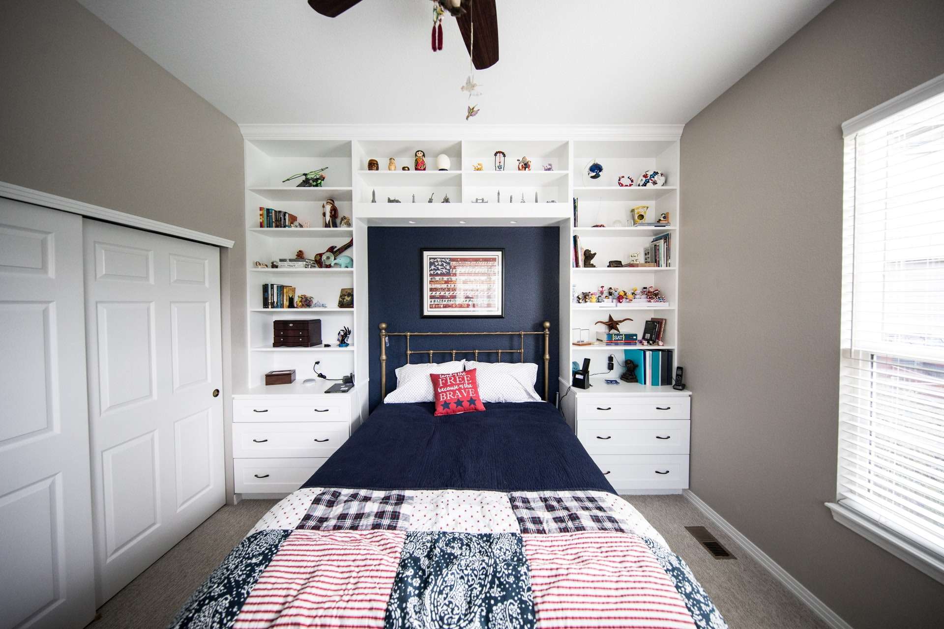 Tips for Furnishing a Small Bedroom