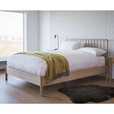 Hudson Living Wycombe Oak 6ft Queen Size Spindle Bed