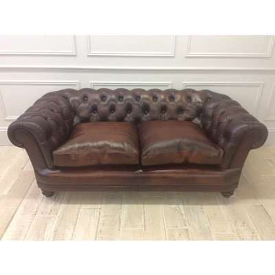 Cairness Midi chesterfield Sofa in premium Hand antiqued leather