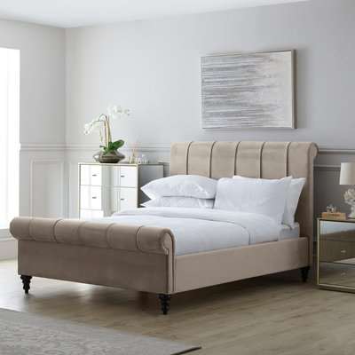 Classic Taupe Pleated Bed Taupe (Cream)