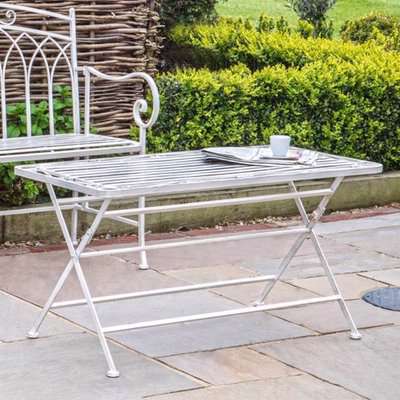 Maraca Outdoor Metal Coffee Table In Distressed White